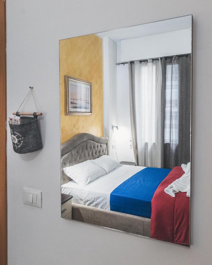 Bulldog Station Apartments With Private Wc, Ac, Tv Mestre Buitenkant foto