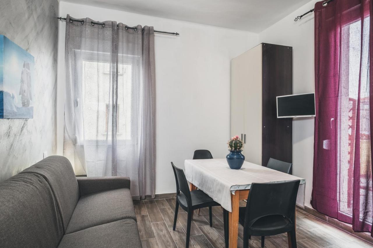 Bulldog Station Apartments With Private Wc, Ac, Tv Mestre Buitenkant foto