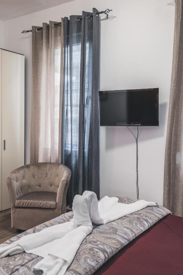 Bulldog Station Apartments With Private Wc, Ac, Tv Mestre Buitenkant foto