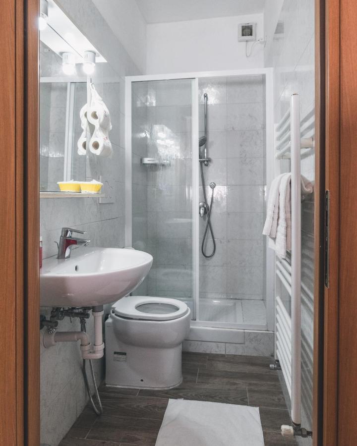 Bulldog Station Apartments With Private Wc, Ac, Tv Mestre Buitenkant foto